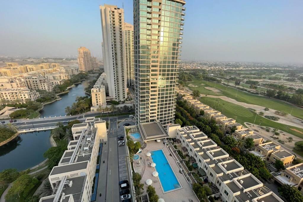 Cozy 2 Bedroom Apt Golf Tower Greens, Stunning Golf Views * Dubai