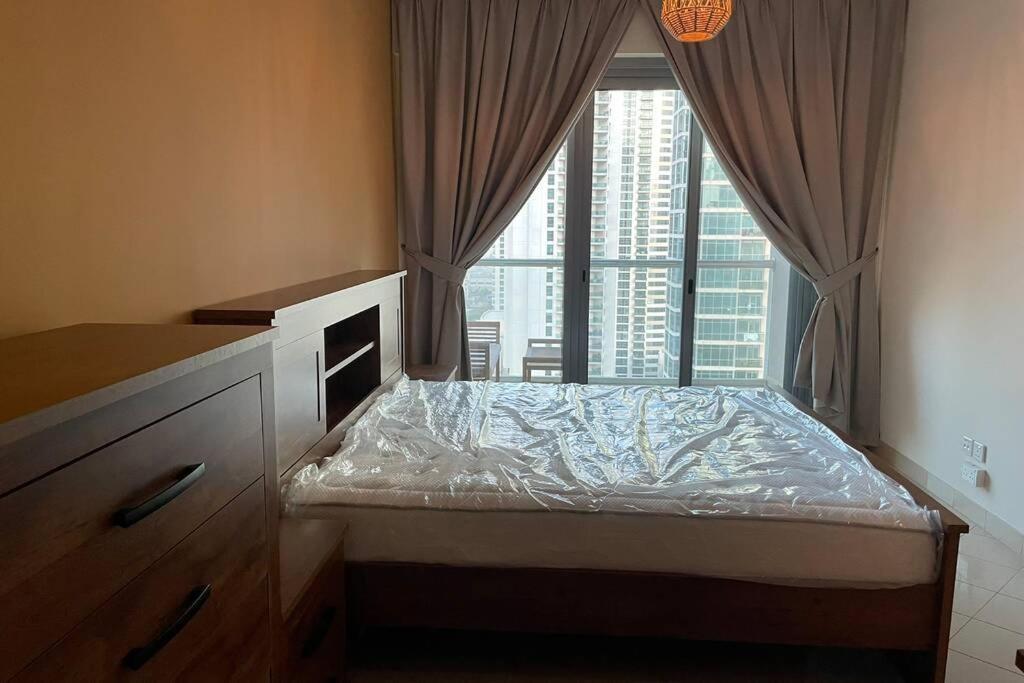 Cozy 2 Bedroom Apt Golf Tower Greens, Stunning Golf Views * Dubai