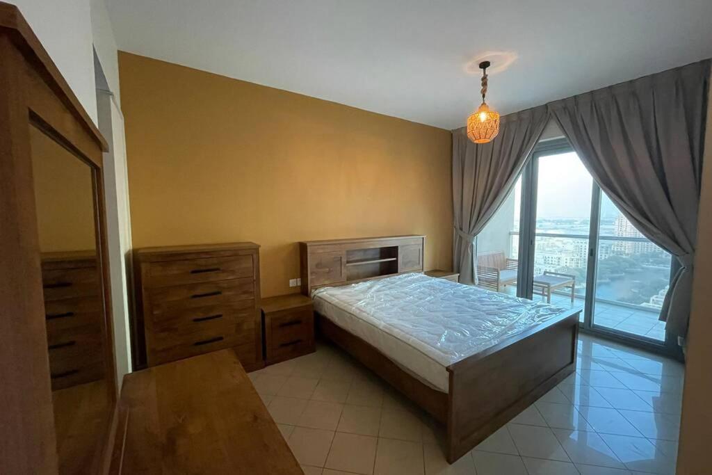 Cozy 2 Bedroom Apt Golf Tower Greens, Stunning Golf Views Apartment Dubai