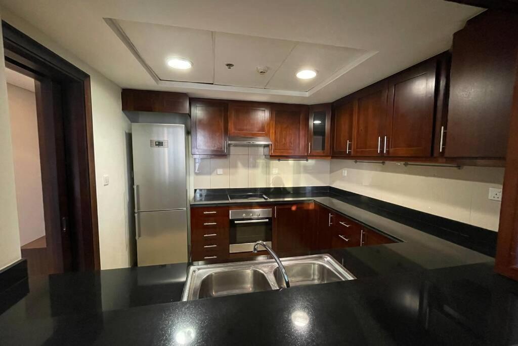 Cozy 2 Bedroom Apt Golf Tower Greens, Stunning Golf Views * Dubai